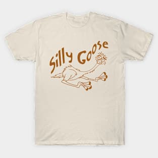 Funny Silly Goose Graphic design. Quirky Animal Humor Shirt.Bird Lover Shirt. T-Shirt